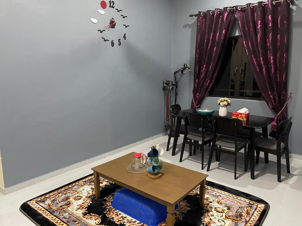 QHALEEF HOMESTAY, JERAM (SELANGOR) **
